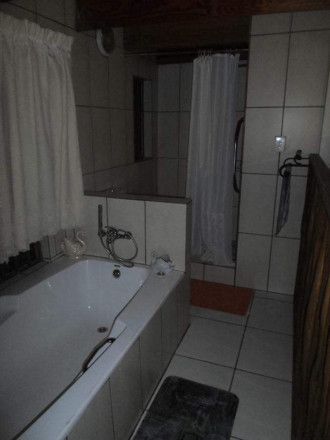 Marloth Havens Guest House มาเลเลน ภายนอก รูปภาพ