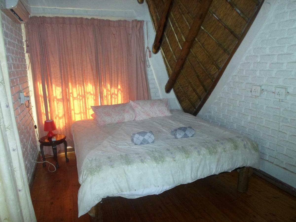 Marloth Havens Guest House มาเลเลน ภายนอก รูปภาพ